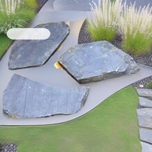 厂家供应庭院踏步石汀步 脚踏石青石板园林不规则乱形石碎拼石
