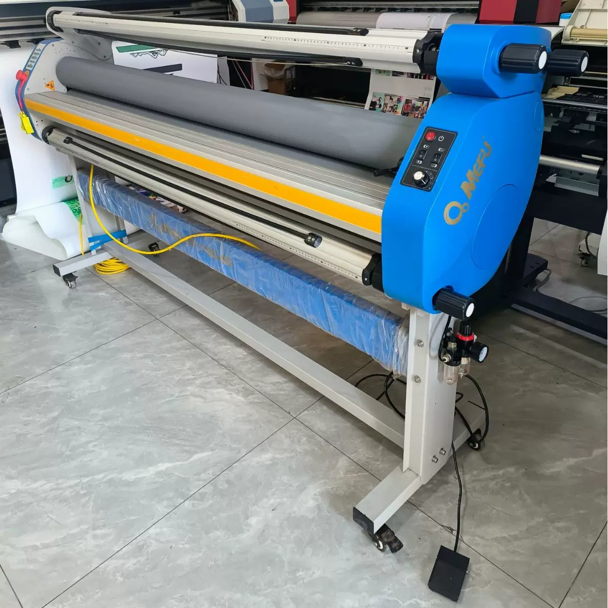 二手美孚MF1700B6电动冷裱机广告覆膜机冷裱机气压贴板覆膜机