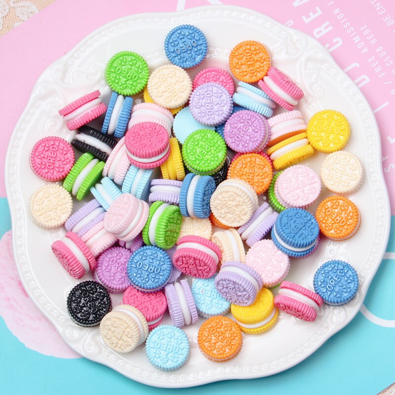 Small macaron-colored resin cookies, Oreo sandwich cookies, food toys, DIY cream glue accessories, hair clips