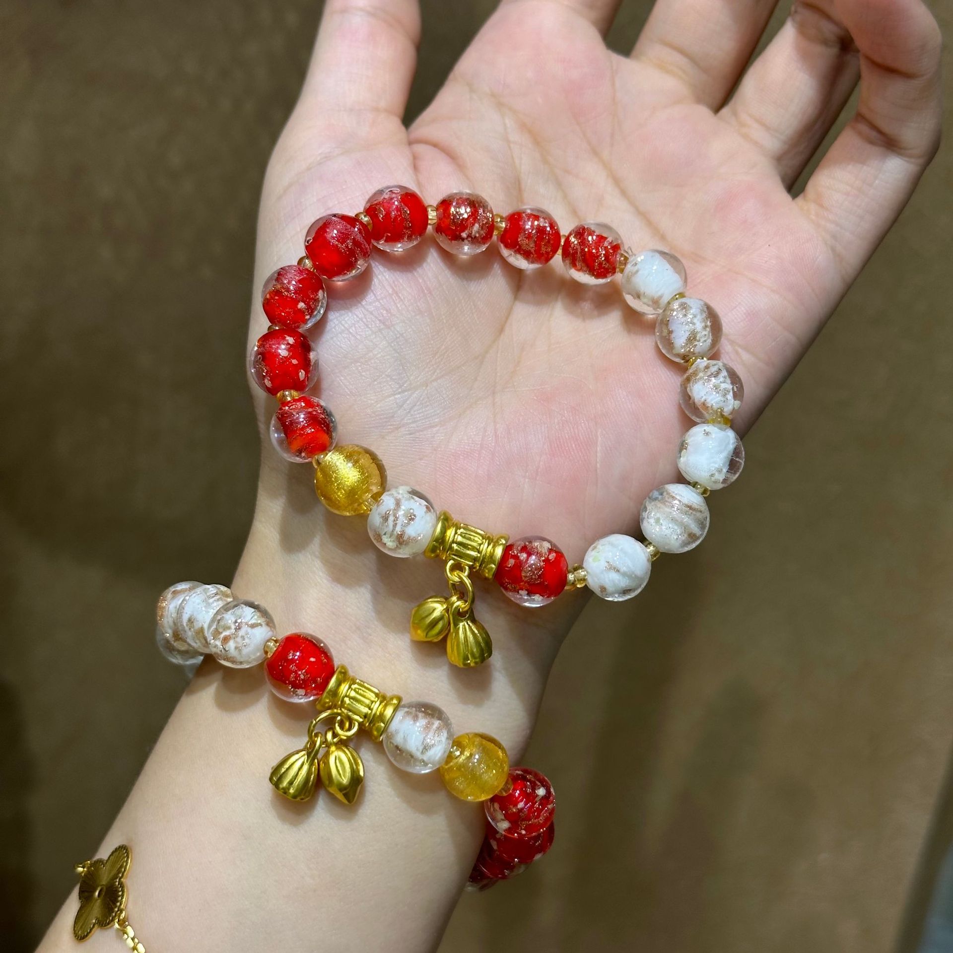 레드 모델 - 김이 나는 하늘