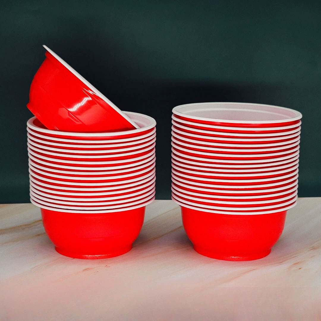 Новая одноразовая посуда для еды