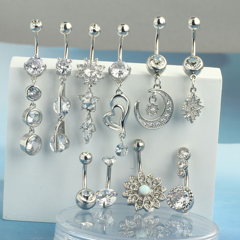 16G labret stud size and finish detail