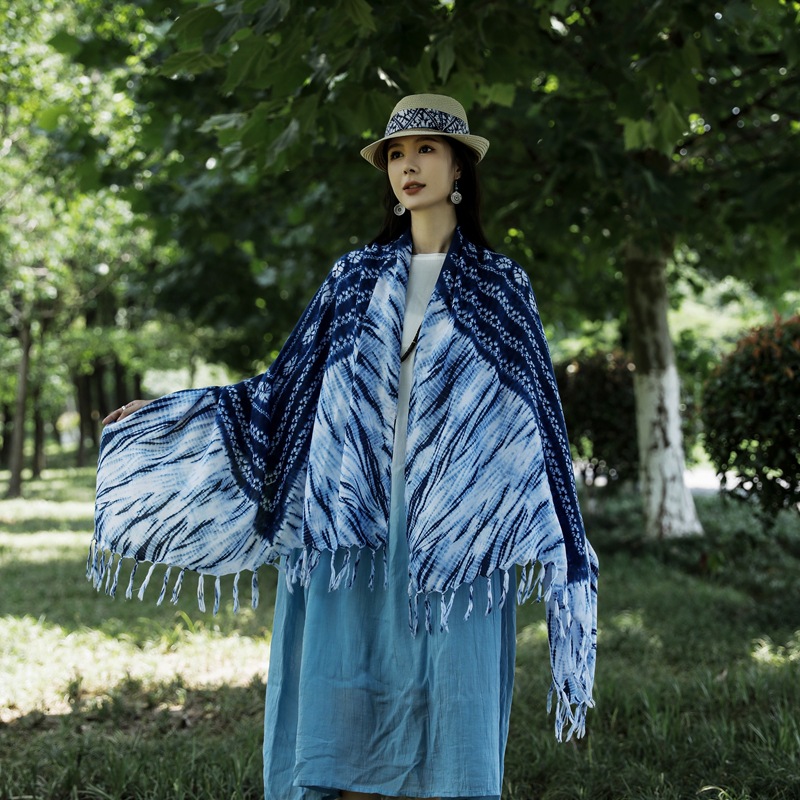 Primavera y verano nuevo artístico retro todo fósforo azul teñido bufanda algodón y lino sensación bufanda Yunnan viaje protector solar chal para mujeres