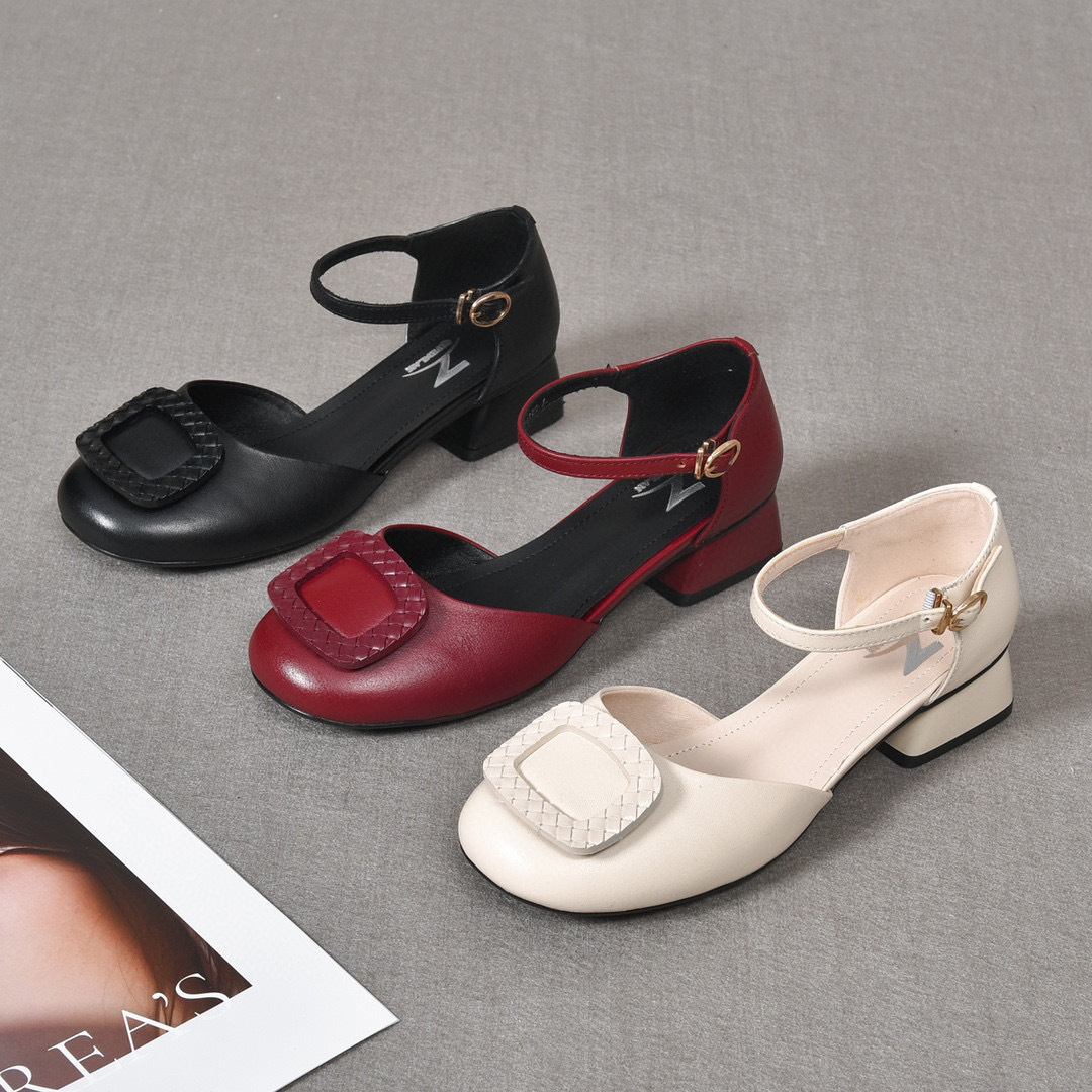 Dép sandal nữ da thật mũi kín gót vuông thấp quai đơn — Màu đen chi tiết 3