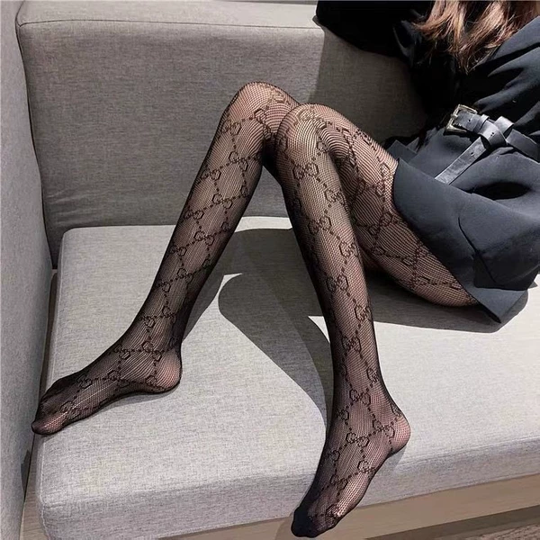 G letter black