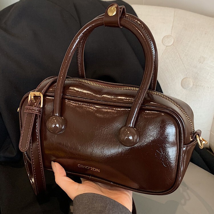 Fashion Retro Handbag Women's 2024 New Fashionable Bowling Bag Western Style Crossbody Bag Small Square Bag