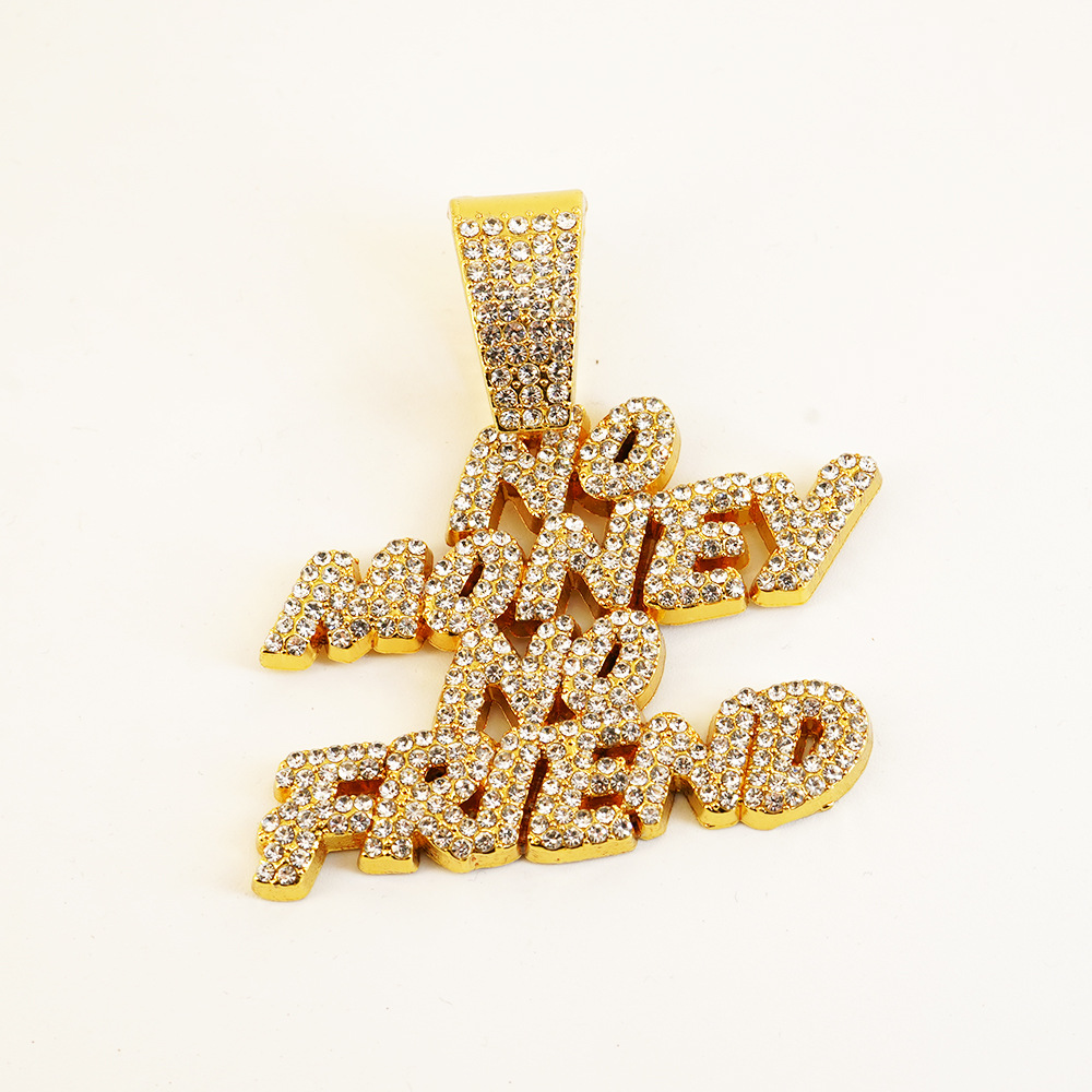 Collar con colgante de letras de hip-hop europeo y americano con diamantes completos, diseño de 'no money no friend', accesorio de motero deslumbrante y moderno.
