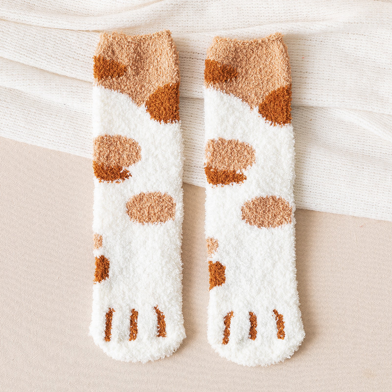 Calcetines de nieve de terciopelo de coral de terciopelo de fábrica calcetines de otoño e invierno calcetines de media pantorrilla de mujer garra de gato lindo grueso piso cálido calcetines de mujer