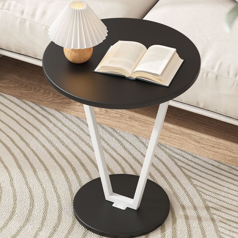 우아한 화이트 프레임 + 매트 블랙 데스크탑