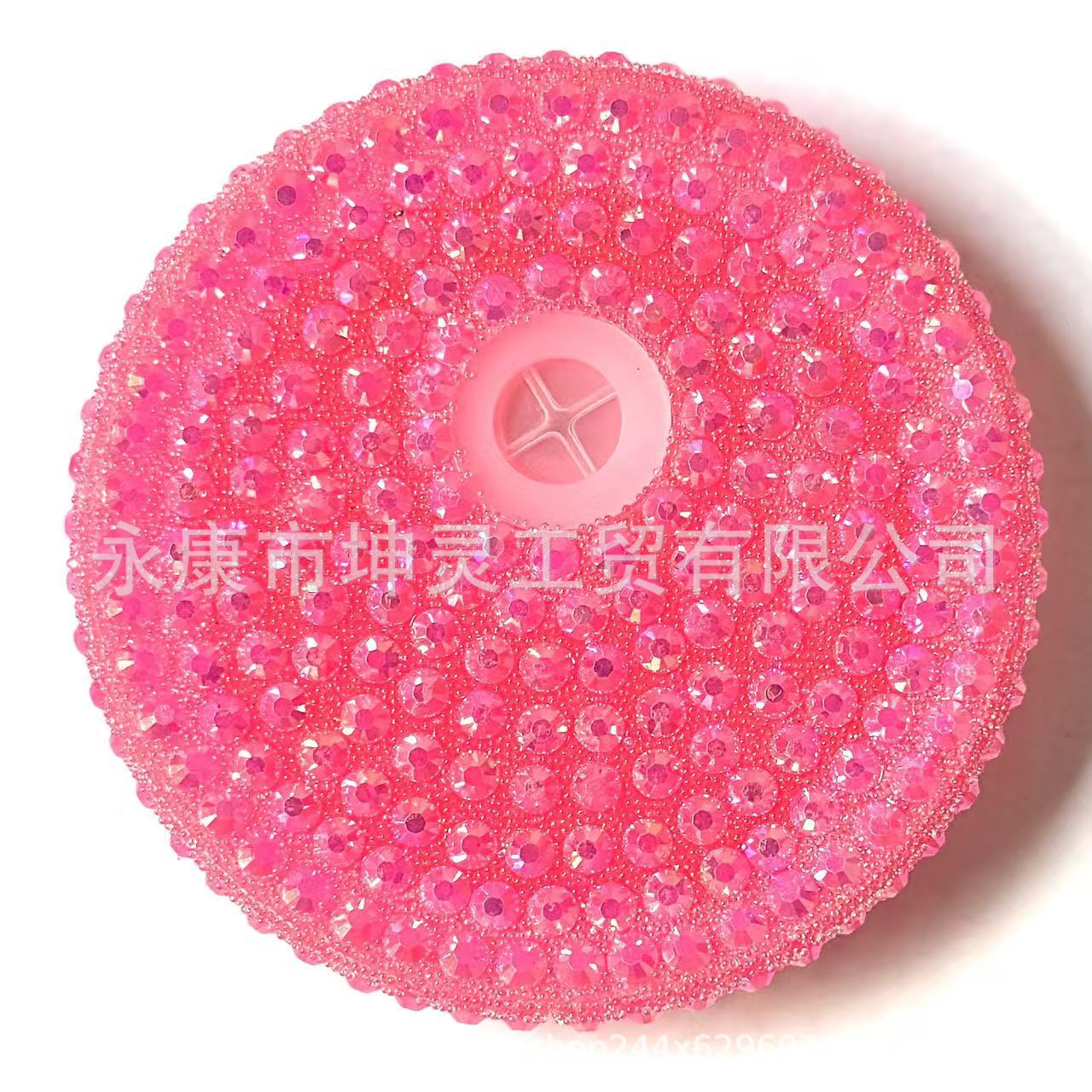 밝은 장미빛 붉은 색상