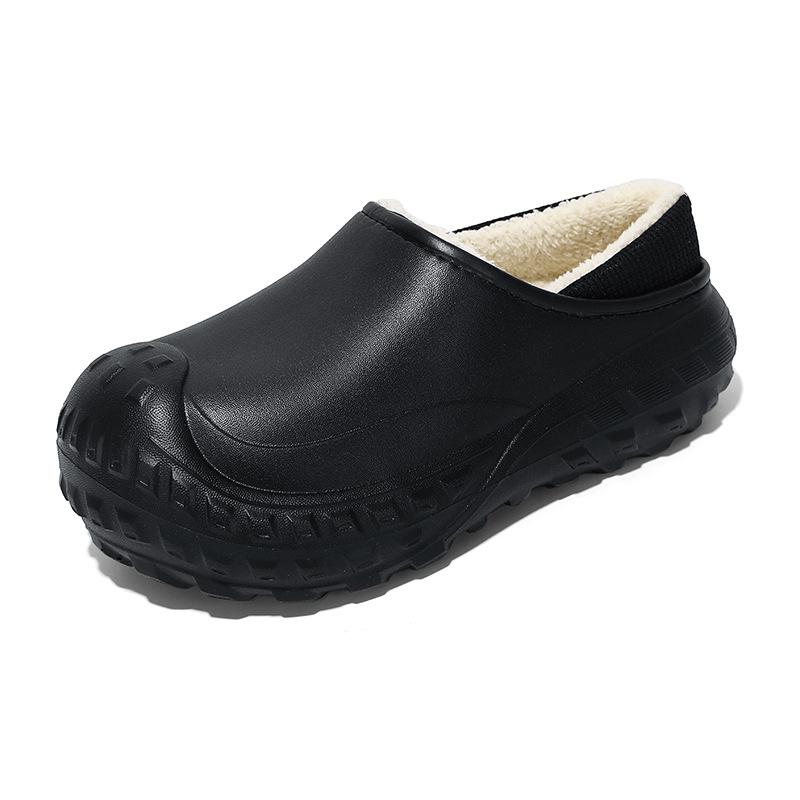 Zapatos de algodón de invierno para hombres con una sensación de mierda gruesa y una base suave de terciopelo caliente antideslizante impermeable a prueba de frío neumáticos de moda para hombres.