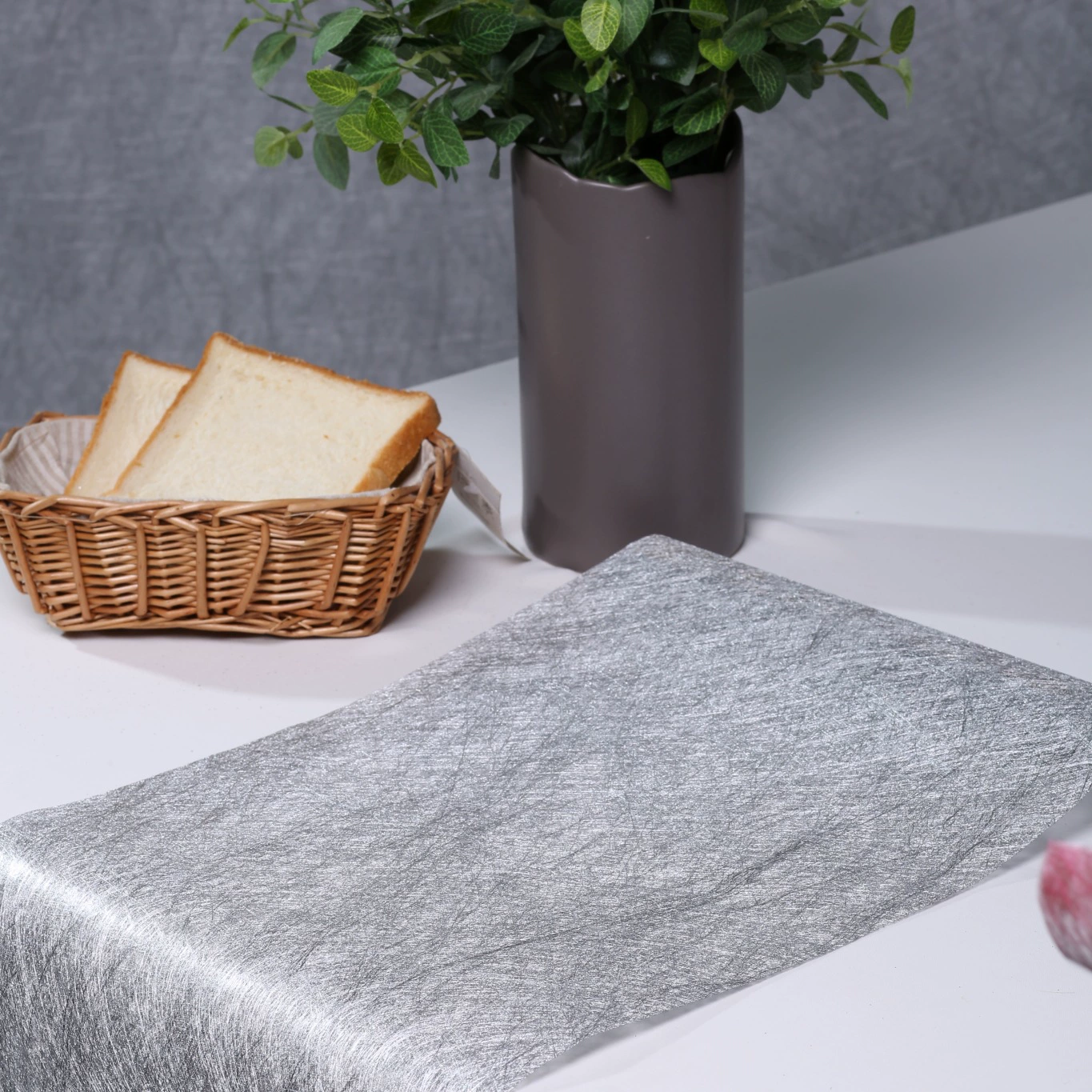 Прямые поставки с фабрики Трансграничная электронная коммерция Облачная шелковая бумага Металл Яркий Шелковый нетканый Металл Длинный нетканый материал