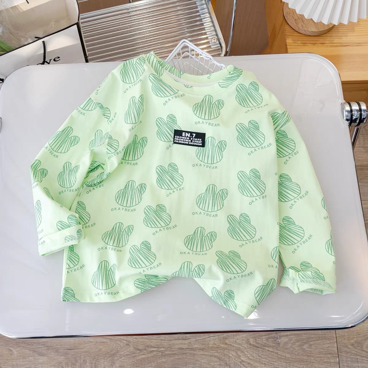 Green (the real thing is darker)