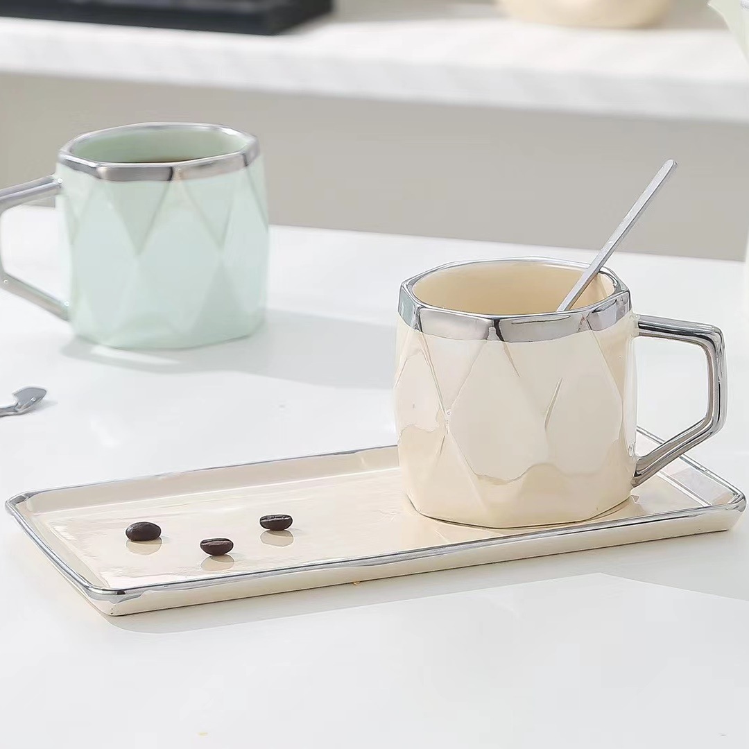 Estilo nórdico esmalte Perla Taza de cerámica y platillo combinación taza té de la tarde taza de café simple regalo de alta apariencia taza de agua