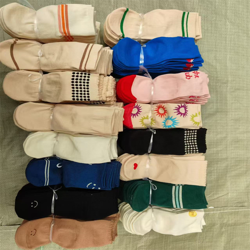 Foreign Trade Surplus Yoga Socks for Women, Mid-Calf Length, Silicone Non-Slip, Towel Bottom, Indoor Yoga Gymnastics Floor Socks