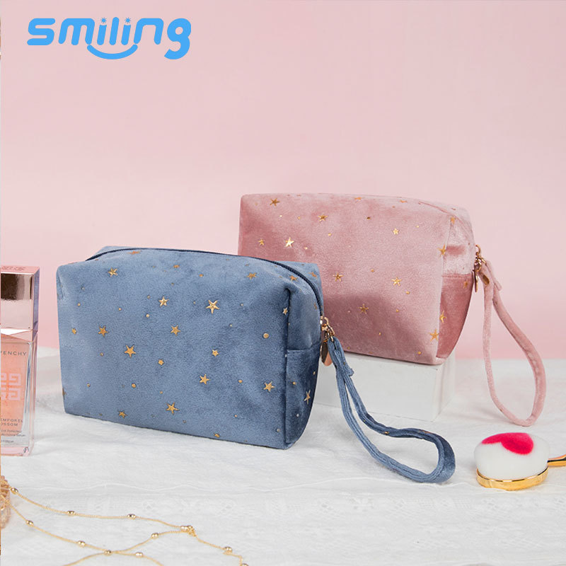 Handheld cosmetic bag
