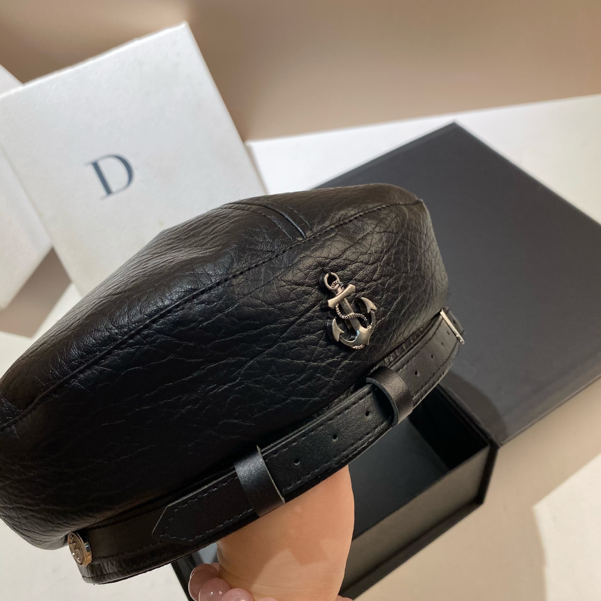 Cintura in stile britannico di alta qualità, berretto con ancora, primavera e autunno, personalità della moda, litchi, ptern, leher, pittore_voghion.com