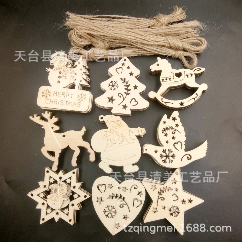 Colgante de decoración navideña de 7cm Copo de nieve Piezas de madera Suministros navideños al por mayor 6 piezas cada uno, un total de 54 piezas para un juego