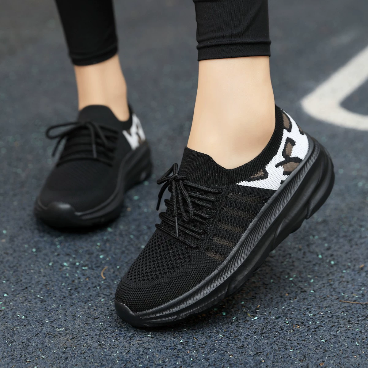 Летние белые кроссовки для танцев 2025 года, женские, квадратные, лёгкие, с мягкой подошвой, для шаффла и других танцев.