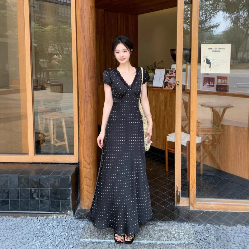 プラスサイズファットmm韓国Vネックレーススプライシング水玉ドレス女性の夏の新しいスタイルの肉をカバーし、スリムに見えるロングスカート2025|undefined