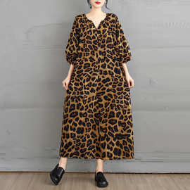 2026实拍春夏新款舒适柔软豹纹花V领宽松显瘦气质大码加长连衣裙