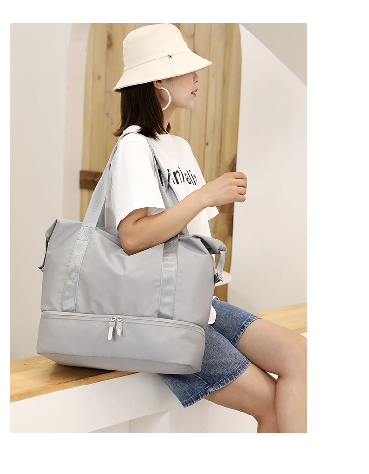 Large Capacity Separate Wet And Dry Gym Bag Image 3