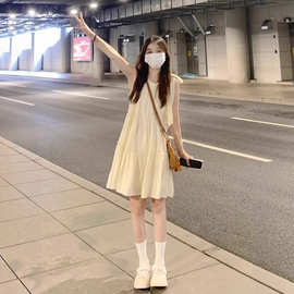 法式无袖挂脖连衣裙子女夏季2025新款显瘦小个子海边度假吊带短裙