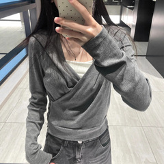 灰色连帽卫衣外套女初秋季2025新款小众设计感交叉打底衫针织上衣