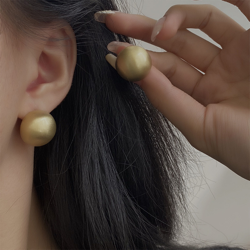 Retro Round Copper Plating Ear Studs 1 Pair