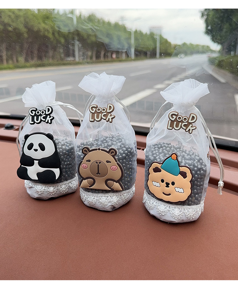 Cute Cartoon Charcoal Bag for Car Use, Activated Carbon Bag for New Cars to Remove Formaldehyde and Odors, In-Car Bamboo Charcoal Bag, Car Interior Supplies