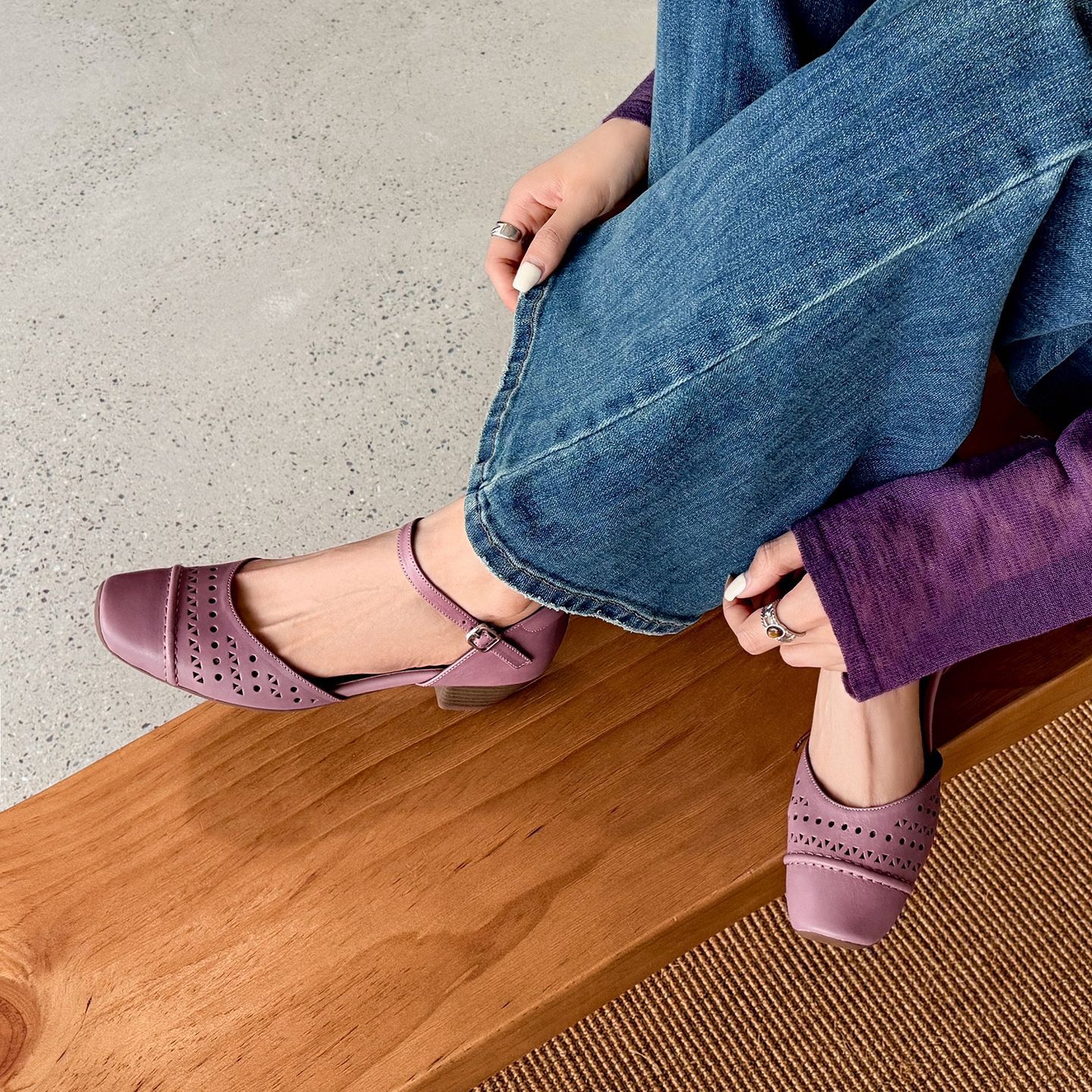 Sandal nữ da cừu mũi trùm gót thấp quai ngang một dây hở gót — màu tím