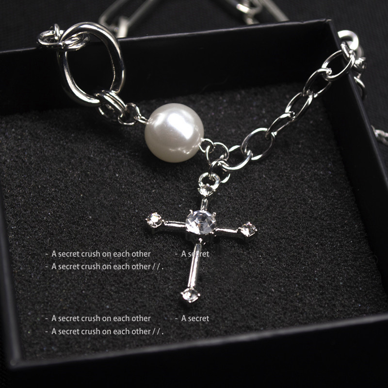 Kruis dubbellaagse ketting hiphop coole nekketting voor dames 2021 nieuwe temperament sleutelbeenketting_voghion.com