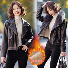 轻奢狐狸毛领绵羊皮皮衣女2025时尚新款显瘦气质女士加绒保暖外套