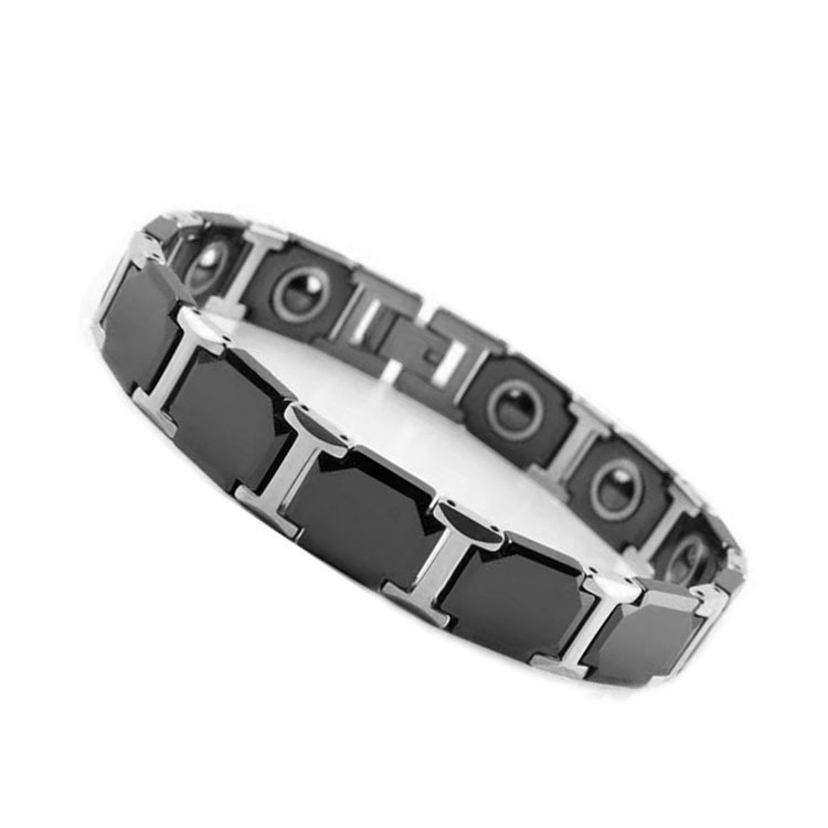 Pulseras magnéticas japonesas y coreanas de titanio y acero con cerámica, pulseras magnéticas cuadradas negras para parejas, comercio electrónico transfronterizo.