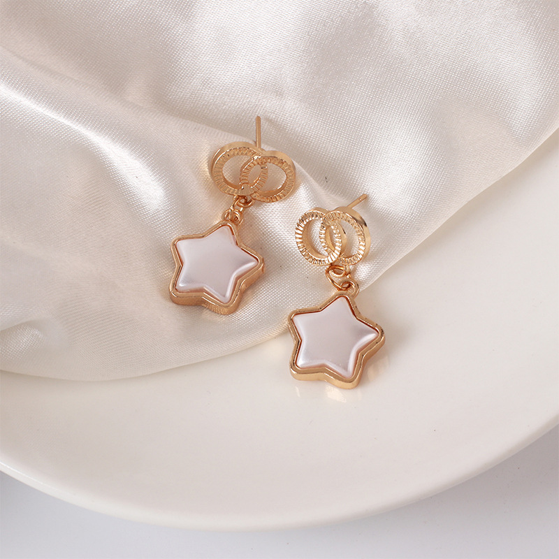4g Weight Earrings Classification Wedding, Travel, Birthday, Festival Occasion Women'S Gender Inlaid Shell Design Gold Color Simple Fashion New Geometric Double Circle Star Earrings 2