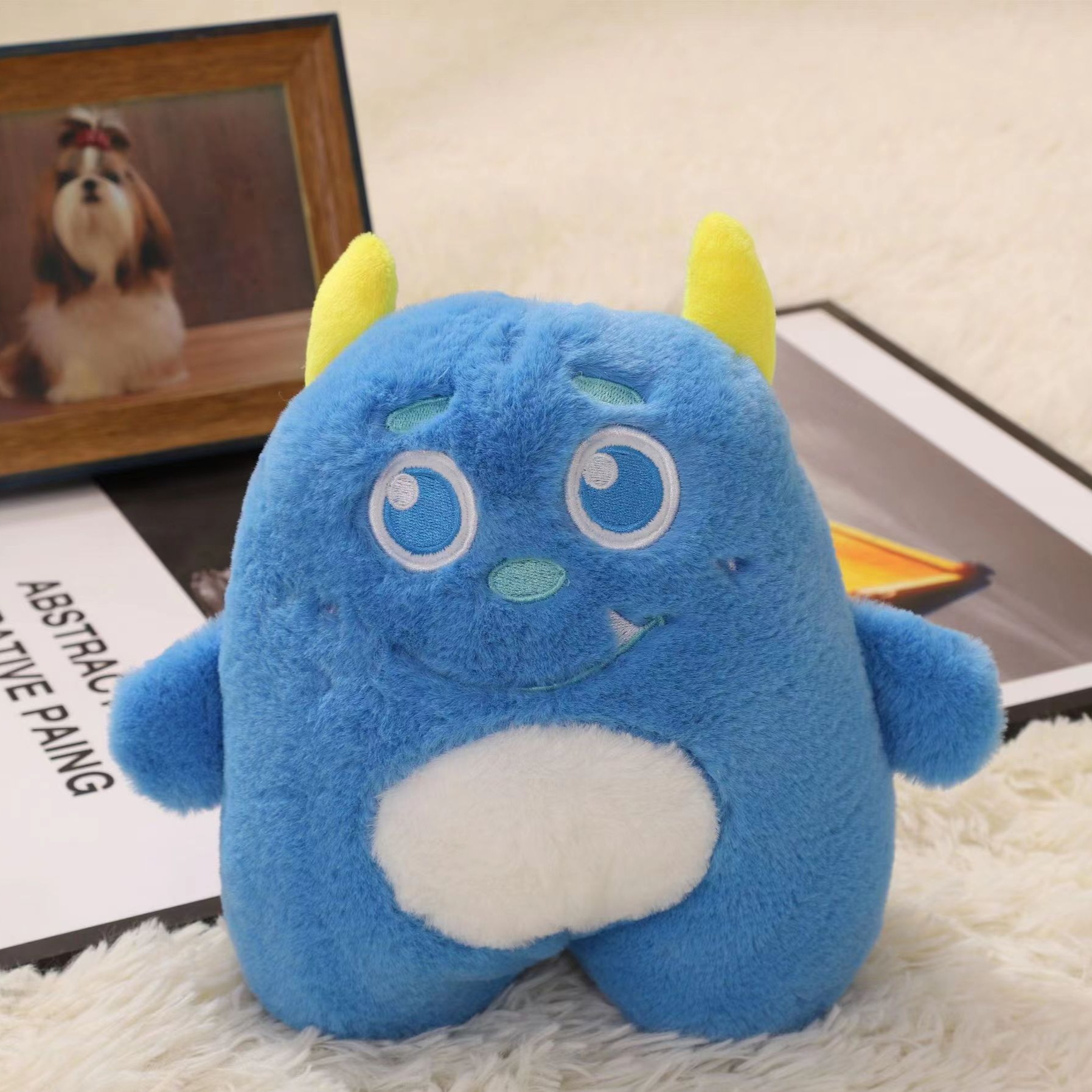 Peluche de 25 cm para máquina de agarre, muñeco suave ideal para regalos o eventos.