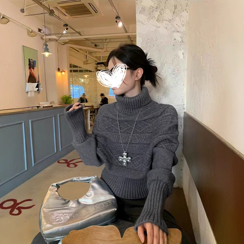 Retro Gray Turtleneck Bat Sleeve Thickeneded Knitwear Women's 2025 New High-End Top