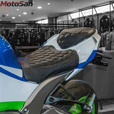 Motorcycle cushion: seat cushion and rear seat