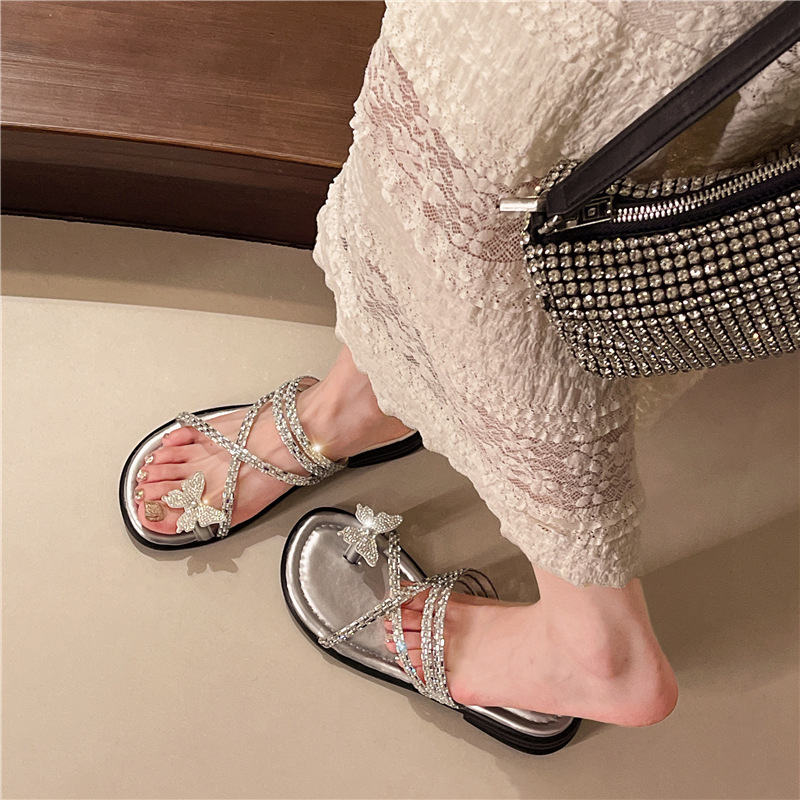 French Style Rhinestone Fairy Slippers Women's Summer Outer Wear Flat 2025 New Style Clip Toe Beautiful Dress Beach Sandals