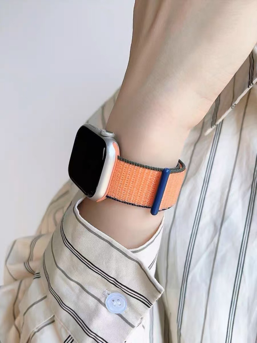 The new smoke purple loop comfortable sports watch strap is suitable for the Apple s9 watch strap, Apple iWatch 8765SE undefined