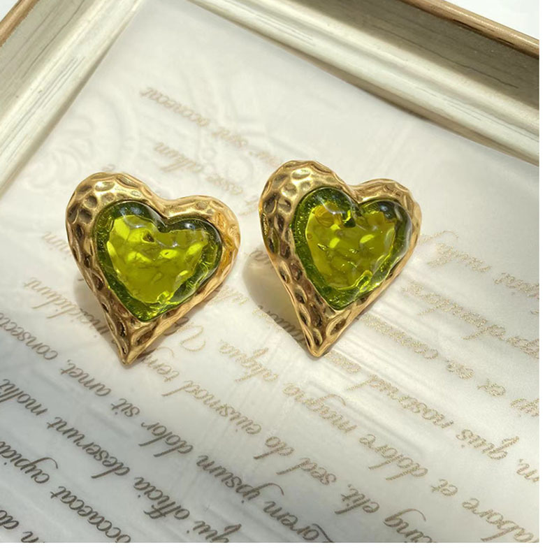 Heart Shape Pattern Fashion Heart Shape Glass Heart Artificial Gemstones Women's Ear Studs 1 Pair