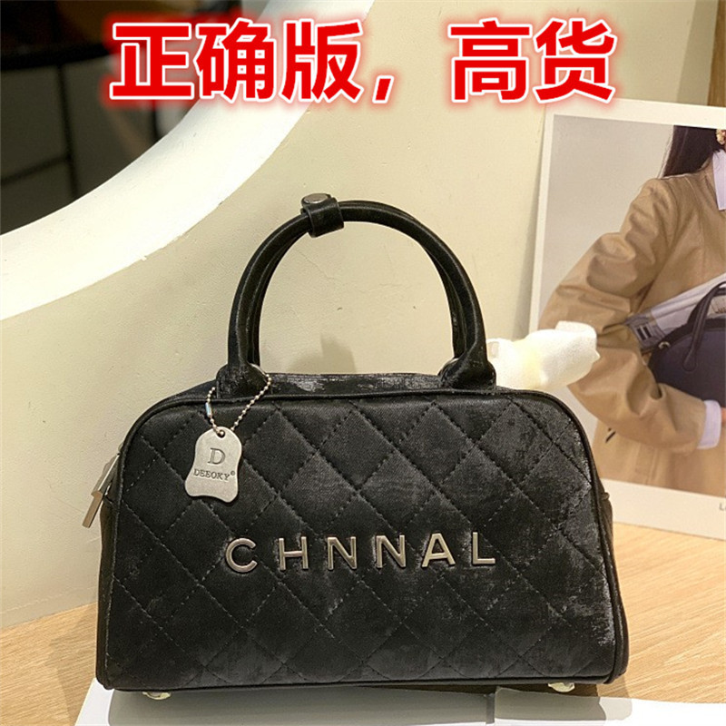 Xiaoxiang New Style Light Luxury Silk Velvet Leather Rhombic Portable Bowling Bag Large Capacity Casual All-match Shoulder Crossbody Bag