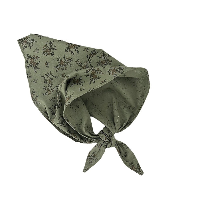 Flores trituradas bufandas de triángulo mujeres otoño invierno decoración universal bufandas de seda bufandas al por mayor en el sistema de bosques pequeños frescos