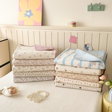 秋冬棉加绒床盖一面全棉印花一面绒双面可用棉花填充夹棉绗缝床盖