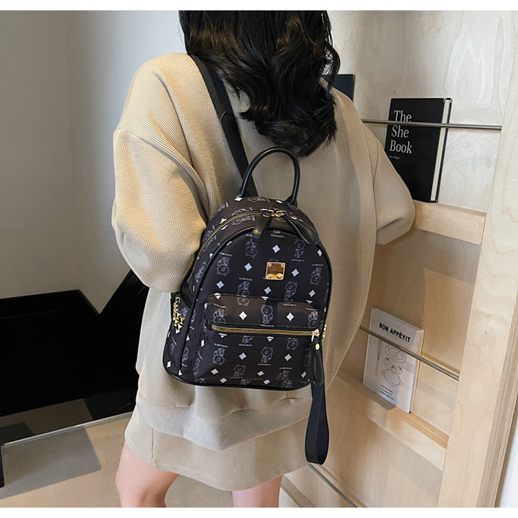 A cute little bear backpack for female college students in 2025, a new fashionable and trendy backpack with a large capacity undefined