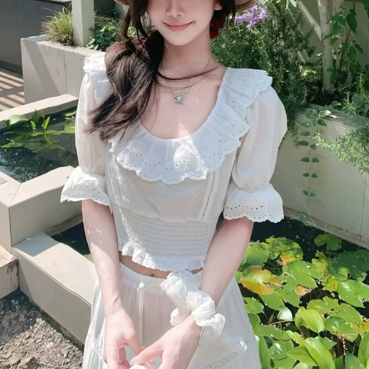 蕾丝花边泡泡袖衬衫上衣女夏半裙套装法式镂空花边打揽短款上衣
