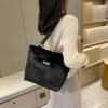 Trend fashionable winter shoulder bag for leisure, 2022, wholesale