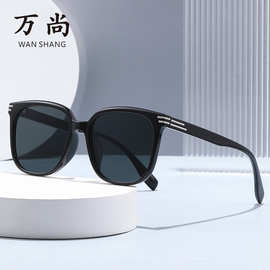 新款方框复古墨镜男女通用时尚街拍素颜显脸小防紫外线太阳镜开车