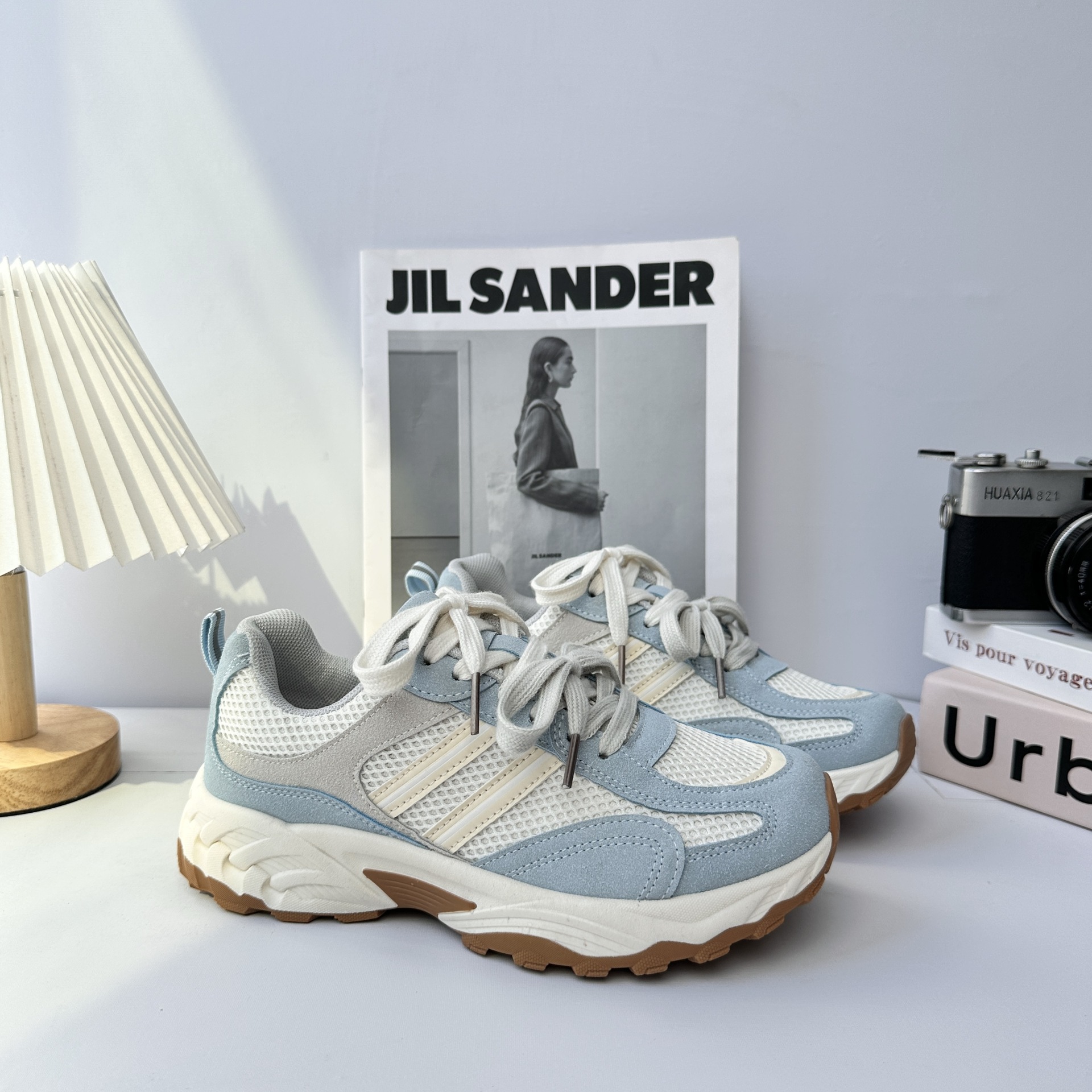 Zapatos deportivos y casuales de ondas distantes para niños y niñas en otoño de 2025 nuevos tipos de explosión, todos los tipos de zapatos de skate de suela gruesa ligera para padres