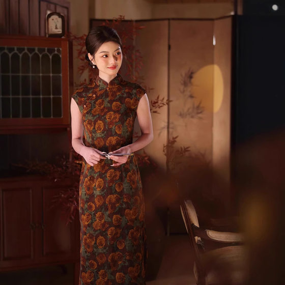 2025 new Hong Kong workers cheongsam elegant rose new Chinese summer modified retro sleeveless dress long daily